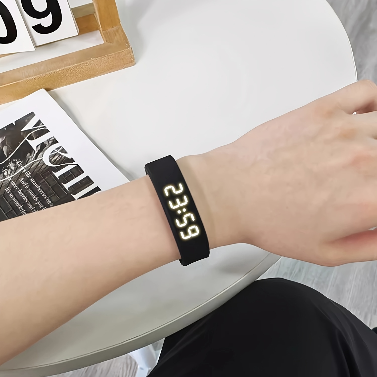 Smartwatch Iphone Watches For Women - 男性と女性のためのコネクテッドウォッチ,歩数計付きフィットネスブレスレット,マルチスポーツモード,電子,ファッション